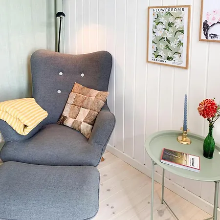 Beachfront House At Holken *