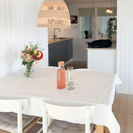 Beachfront House At Holken Vakantiehuis Odder