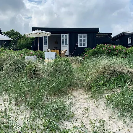 Beachfront House At Holken Vakantiehuis *