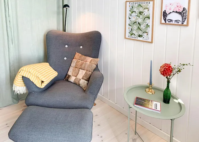 Beachfront House At Holken *